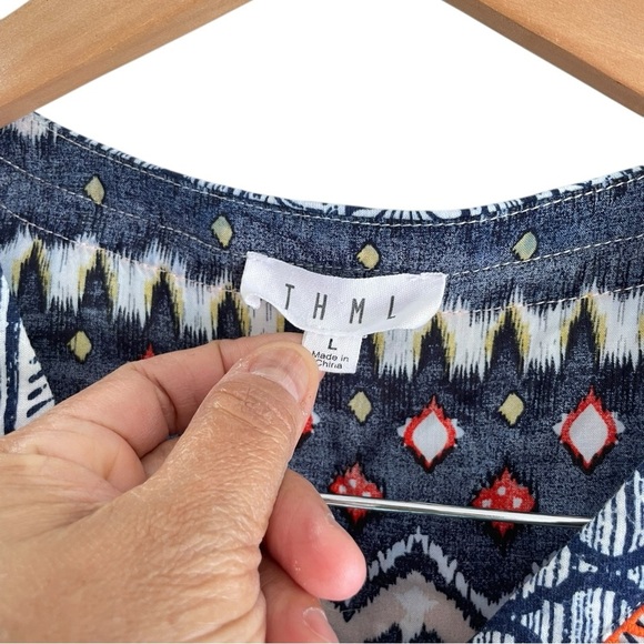 THML blue Aztec print embroidered neckline multicolor top size L - Picture 6 of 10